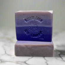 Load image into Gallery viewer, Black Raspberry &amp; Vanilla soap
